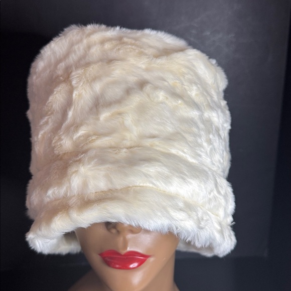 Polar Mitts Fur Alpine Style Hat - Picture 8 of 14